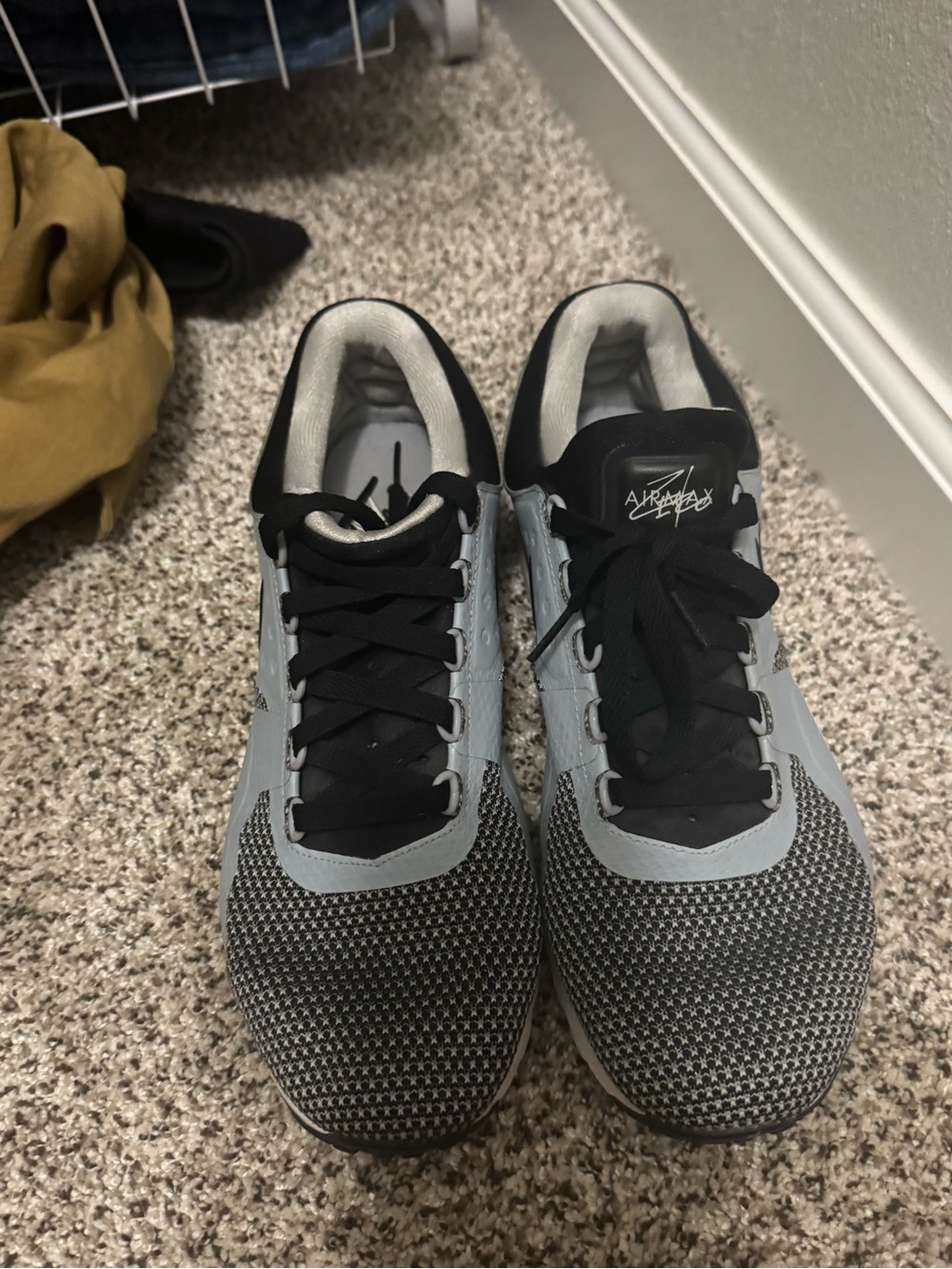 Nike Men’s Light Gray Blue & Black Casual Sneaker - Picture 3 of 6